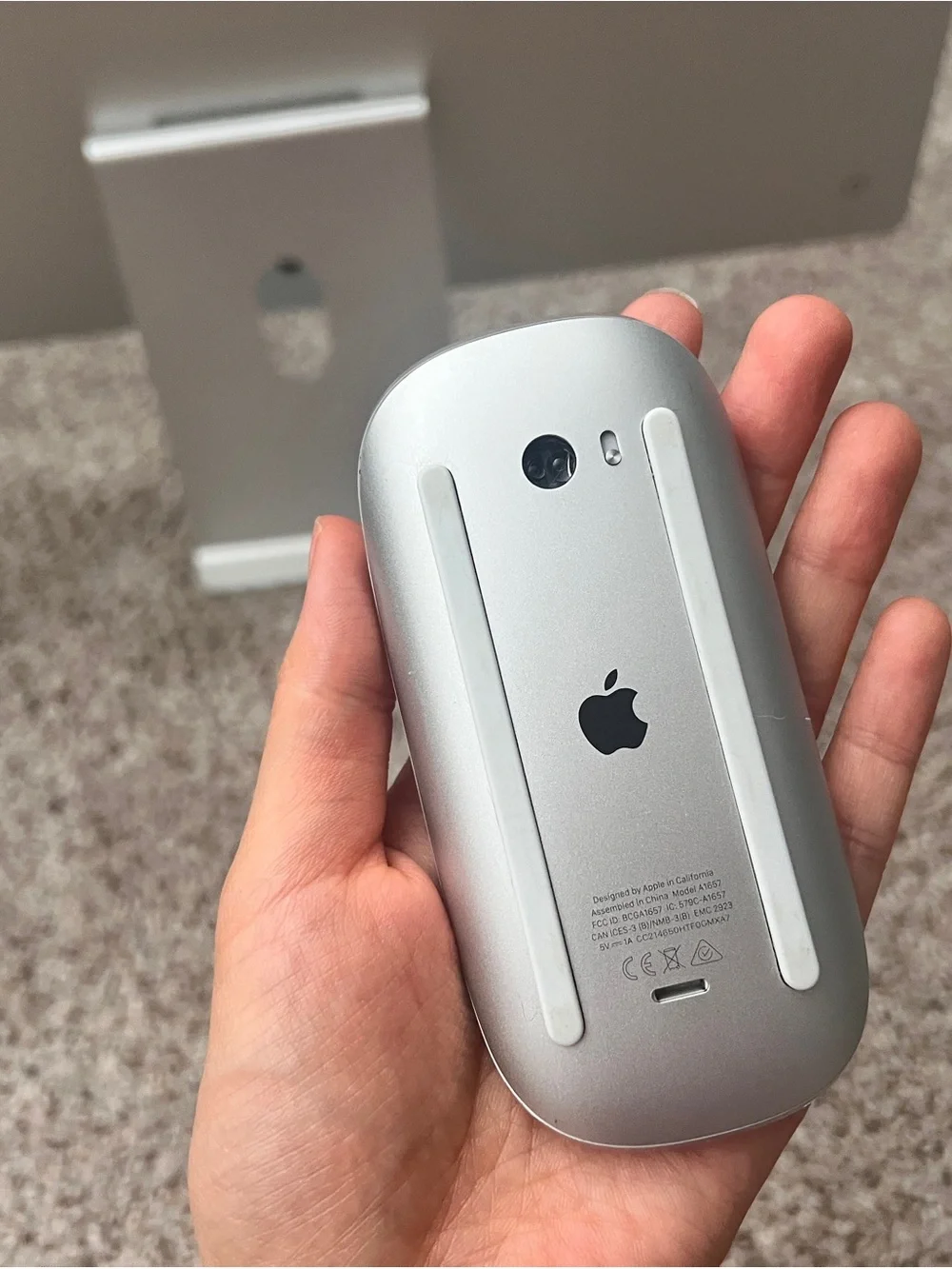 Apple Magic Mouse 2 in Excellent Condition | Model A1657